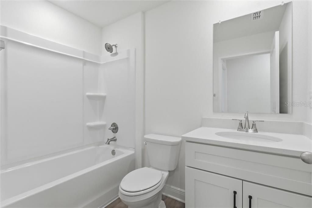 En Venta: $329,990 (4 camas, 3 baños, 1902 Pies cuadrados)