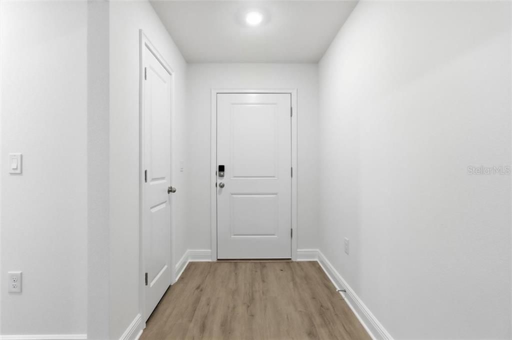 En Venta: $329,990 (4 camas, 3 baños, 1902 Pies cuadrados)
