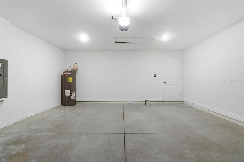 En Venta: $329,990 (4 camas, 3 baños, 1902 Pies cuadrados)
