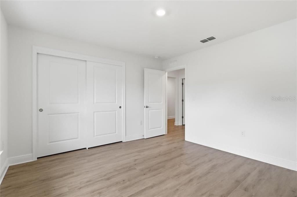 En Venta: $329,990 (4 camas, 3 baños, 1902 Pies cuadrados)