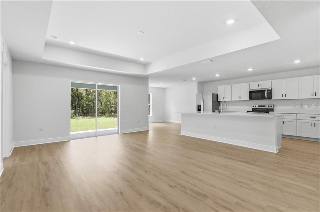 En Venta: $329,990 (4 camas, 3 baños, 1902 Pies cuadrados)