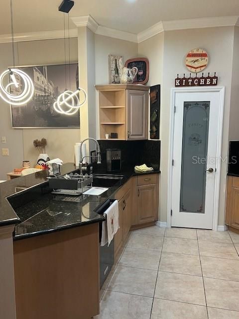 В аренду: $2,100 (2 спален, 1 ванн, 1000 Квадратных фут)