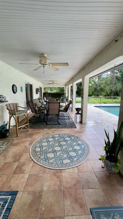 For Sale: $560,000 (2 beds, 2 baths, 1621 Square Feet)