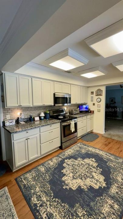 For Sale: $560,000 (2 beds, 2 baths, 1621 Square Feet)