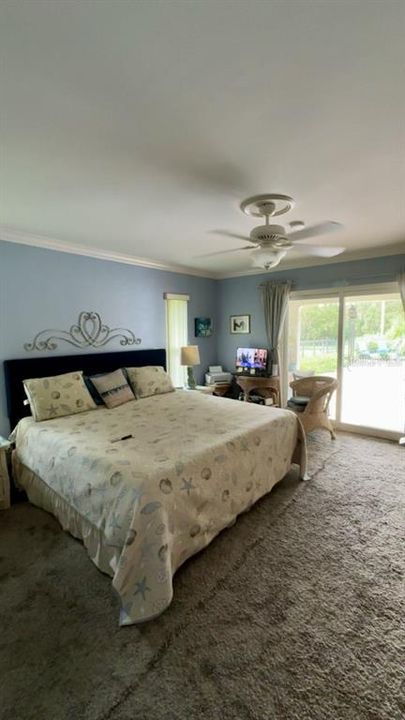 For Sale: $560,000 (2 beds, 2 baths, 1621 Square Feet)