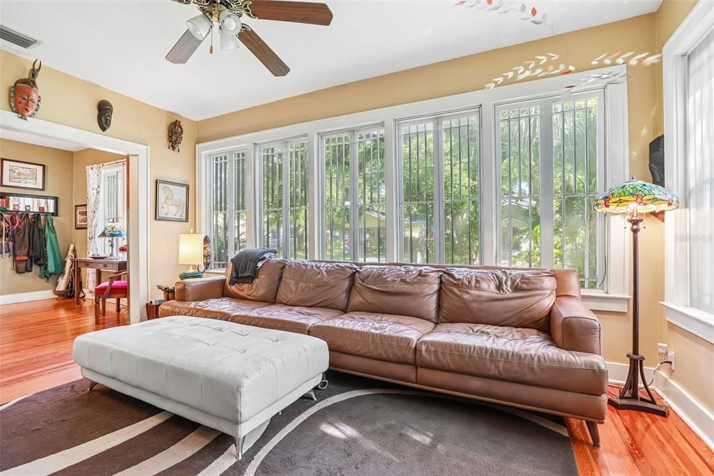 En Venta: $819,999 (3 camas, 2 baños, 1893 Pies cuadrados)