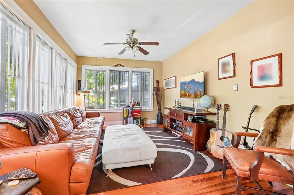 En Venta: $819,999 (3 camas, 2 baños, 1893 Pies cuadrados)