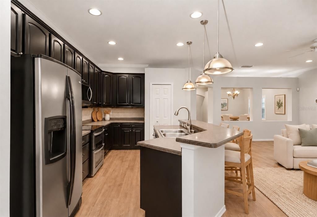 For Sale: $425,000 (4 beds, 2 baths, 2152 Square Feet)