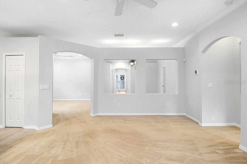 For Sale: $425,000 (4 beds, 2 baths, 2152 Square Feet)