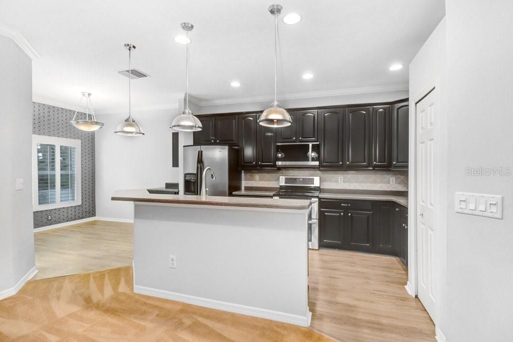 For Sale: $425,000 (4 beds, 2 baths, 2152 Square Feet)