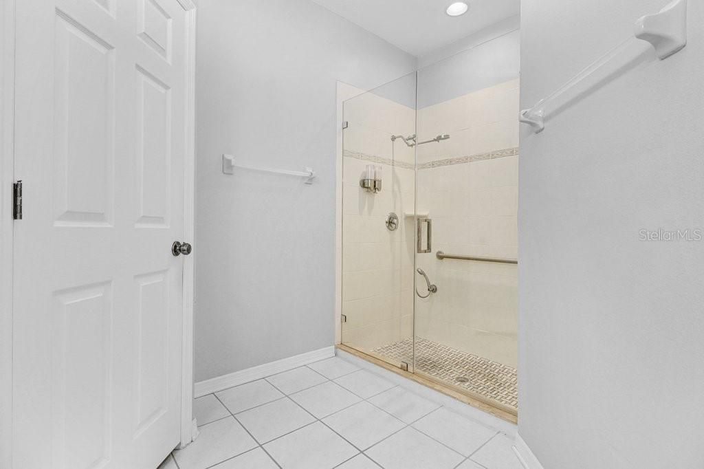 For Sale: $425,000 (4 beds, 2 baths, 2152 Square Feet)
