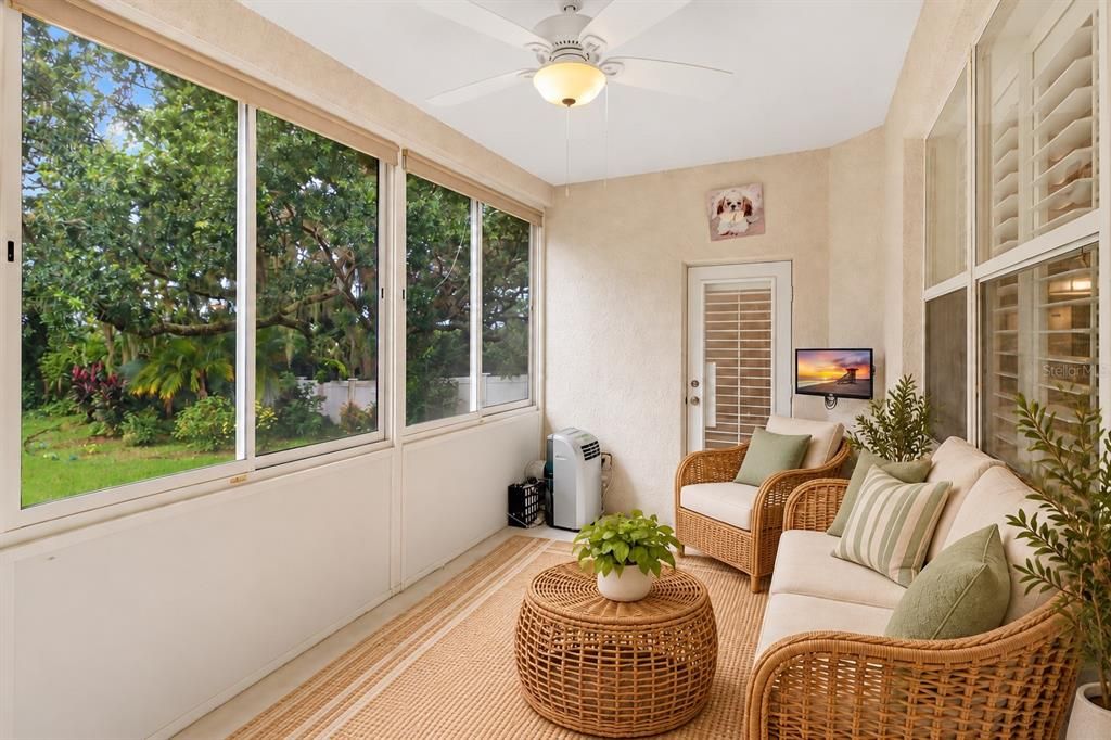 For Sale: $425,000 (4 beds, 2 baths, 2152 Square Feet)
