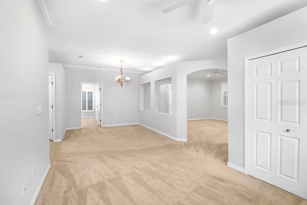 For Sale: $425,000 (4 beds, 2 baths, 2152 Square Feet)