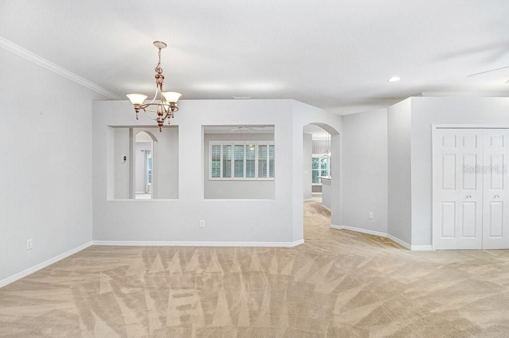 For Sale: $425,000 (4 beds, 2 baths, 2152 Square Feet)