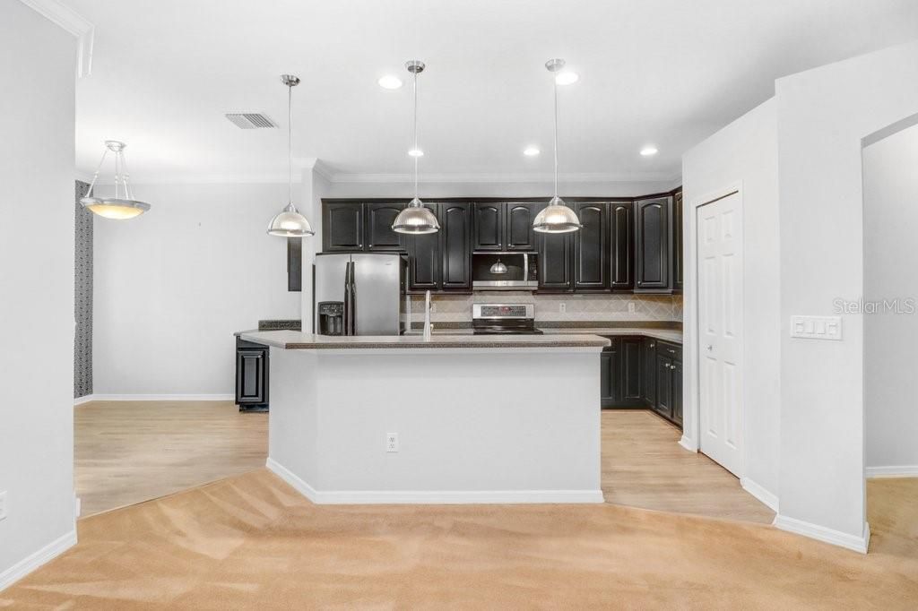 For Sale: $425,000 (4 beds, 2 baths, 2152 Square Feet)