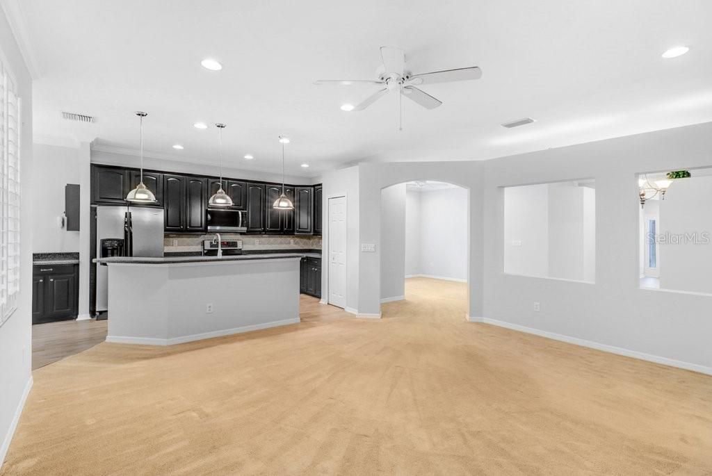 For Sale: $425,000 (4 beds, 2 baths, 2152 Square Feet)