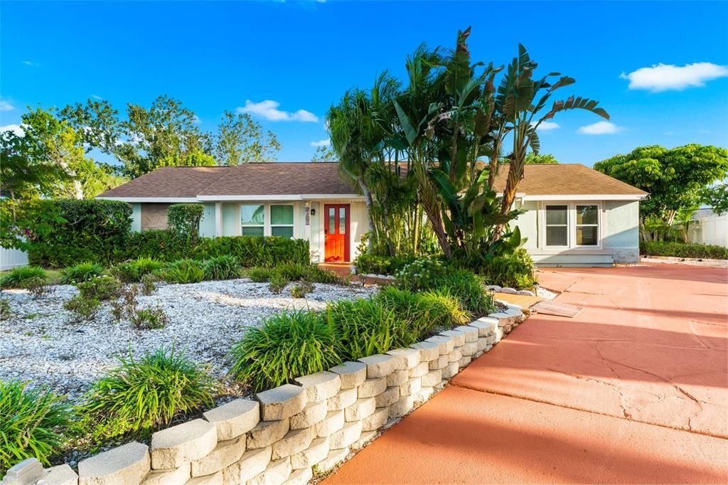 For Rent: $3,700 (4 beds, 3 baths, 2529 Square Feet)
