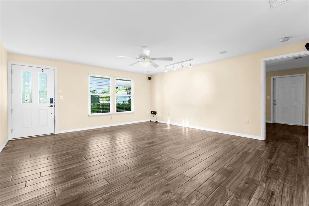 For Rent: $3,700 (4 beds, 3 baths, 2529 Square Feet)
