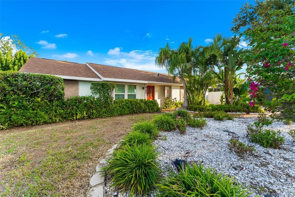 For Rent: $3,700 (4 beds, 3 baths, 2529 Square Feet)