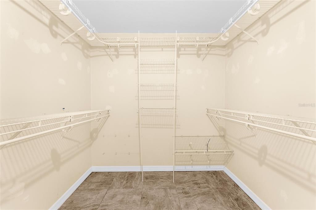 For Rent: $3,700 (4 beds, 3 baths, 2529 Square Feet)