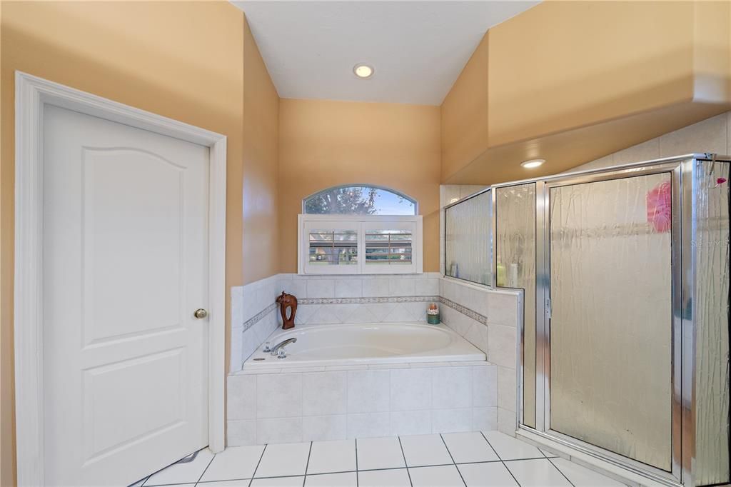 For Sale: $650,000 (5 beds, 3 baths, 2856 Square Feet)