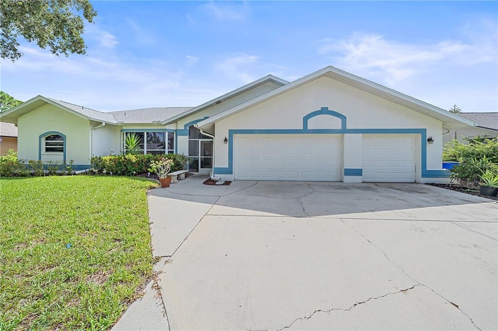 For Sale: $650,000 (5 beds, 3 baths, 2856 Square Feet)