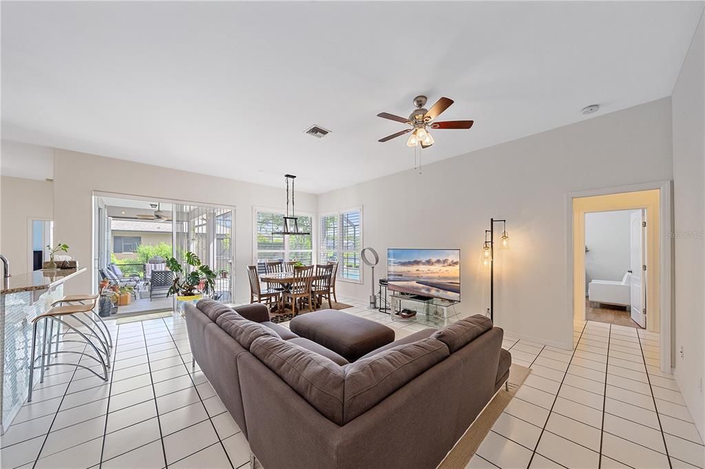 For Sale: $650,000 (5 beds, 3 baths, 2856 Square Feet)