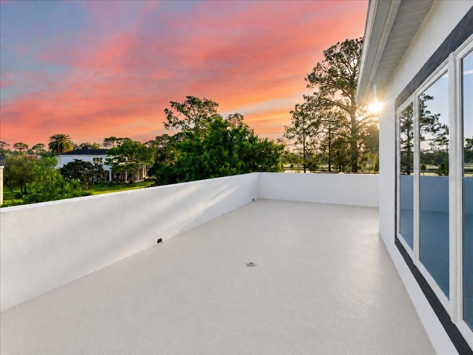 En Venta: $839,000 (3 camas, 3 baños, 3596 Pies cuadrados)