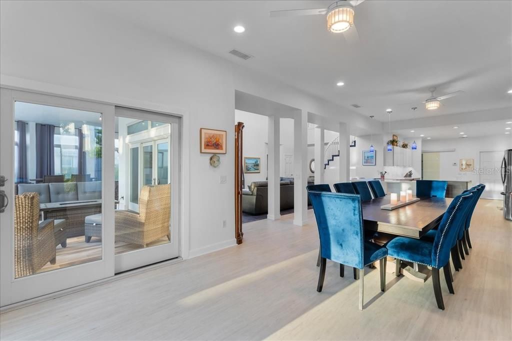 En Venta: $839,000 (3 camas, 3 baños, 3596 Pies cuadrados)