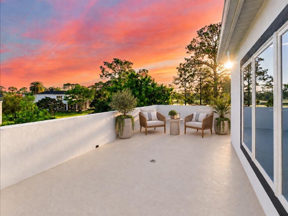 En Venta: $839,000 (3 camas, 3 baños, 3596 Pies cuadrados)