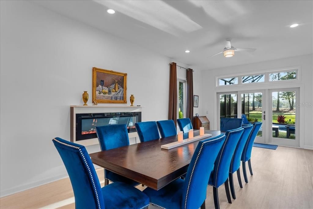 En Venta: $839,000 (3 camas, 3 baños, 3596 Pies cuadrados)