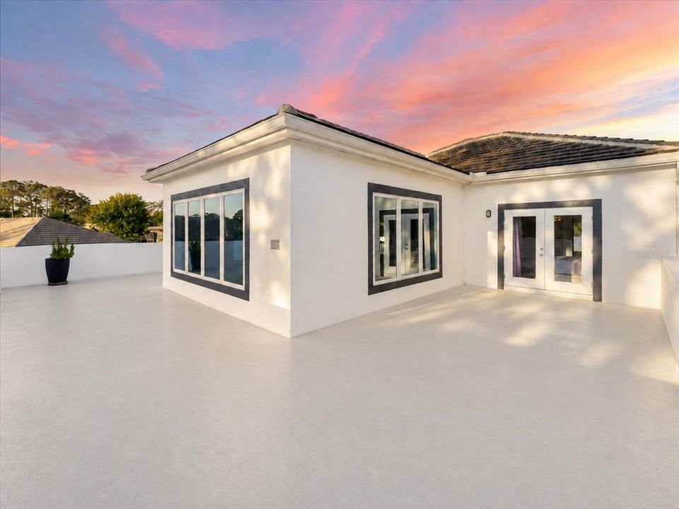 En Venta: $839,000 (3 camas, 3 baños, 3596 Pies cuadrados)