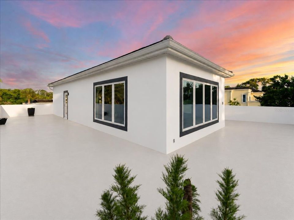 En Venta: $839,000 (3 camas, 3 baños, 3596 Pies cuadrados)