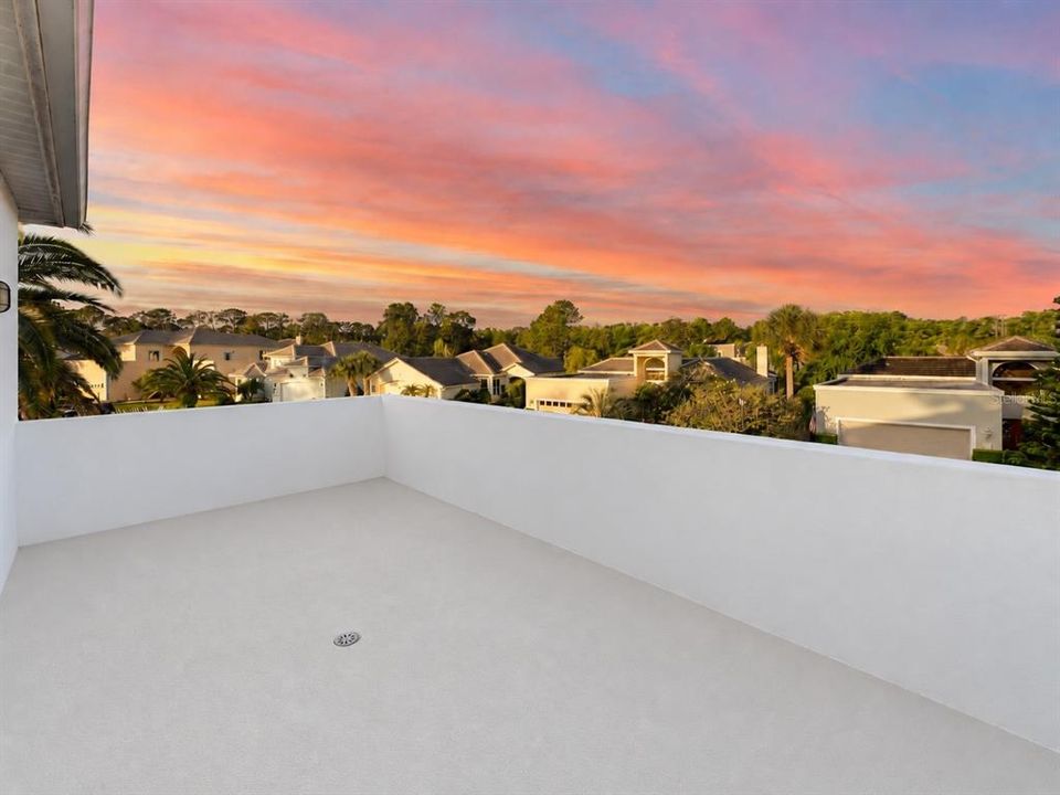 En Venta: $839,000 (3 camas, 3 baños, 3596 Pies cuadrados)