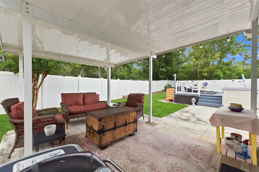 For Sale: $260,000 (2 beds, 2 baths, 1201 Square Feet)