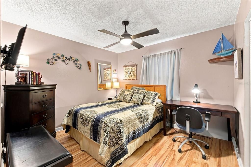 For Sale: $260,000 (2 beds, 2 baths, 1201 Square Feet)