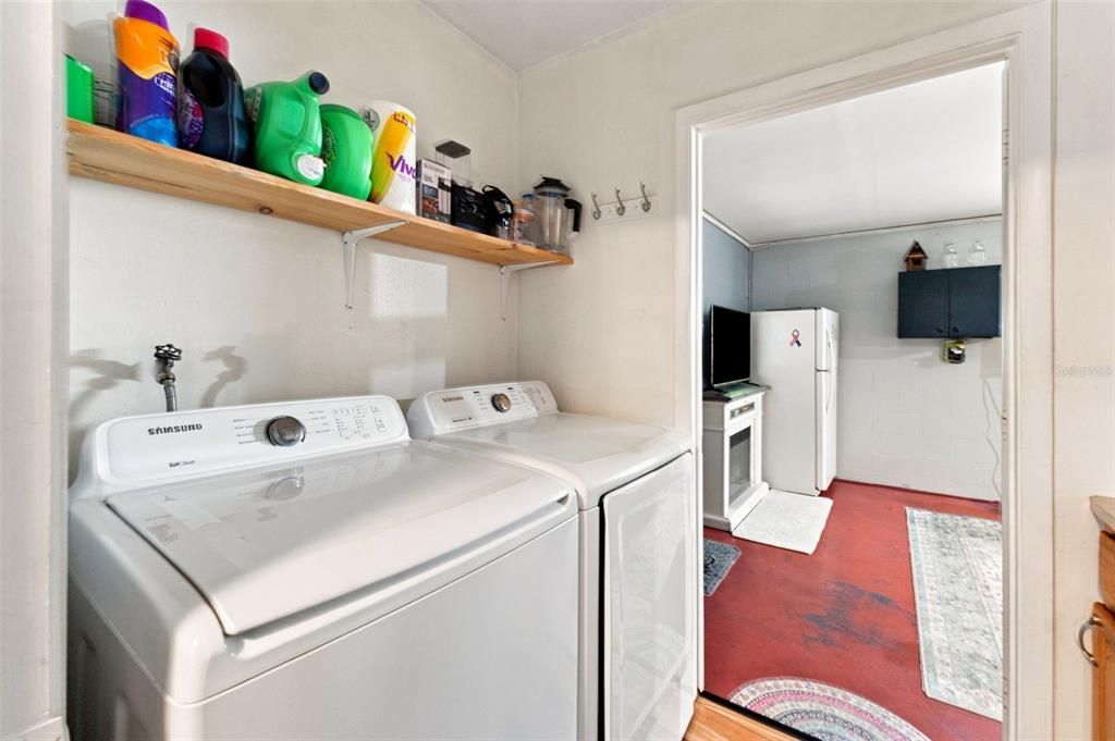 For Sale: $260,000 (2 beds, 2 baths, 1201 Square Feet)