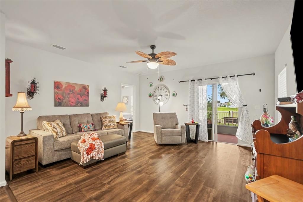 Active With Contract: $290,000 (3 beds, 2 baths, 1513 Square Feet)