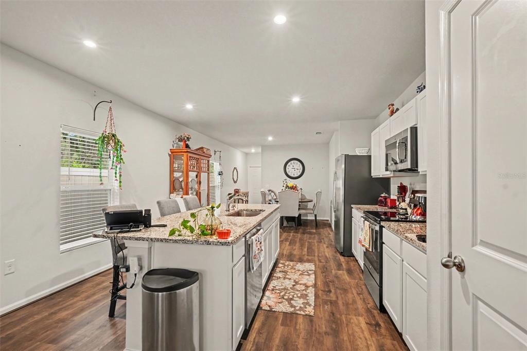 Active With Contract: $290,000 (3 beds, 2 baths, 1513 Square Feet)