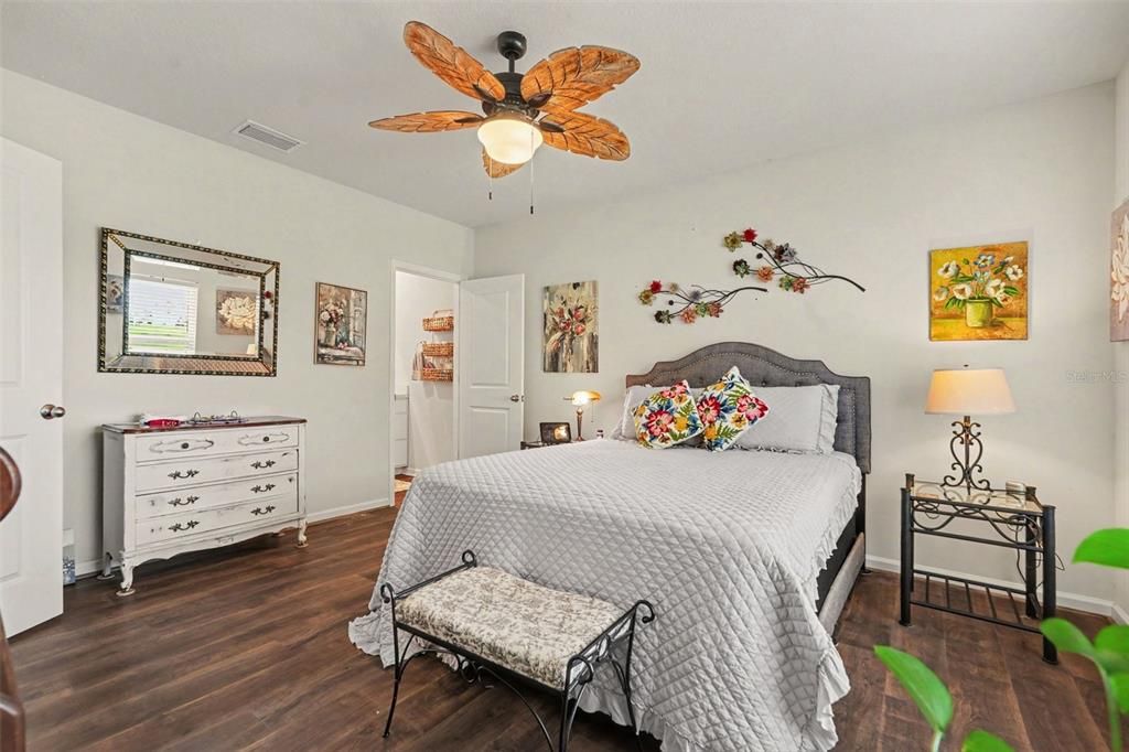 Active With Contract: $290,000 (3 beds, 2 baths, 1513 Square Feet)