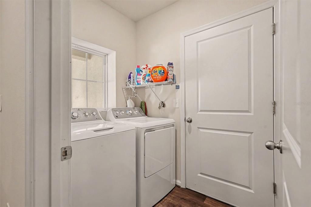 Active With Contract: $290,000 (3 beds, 2 baths, 1513 Square Feet)