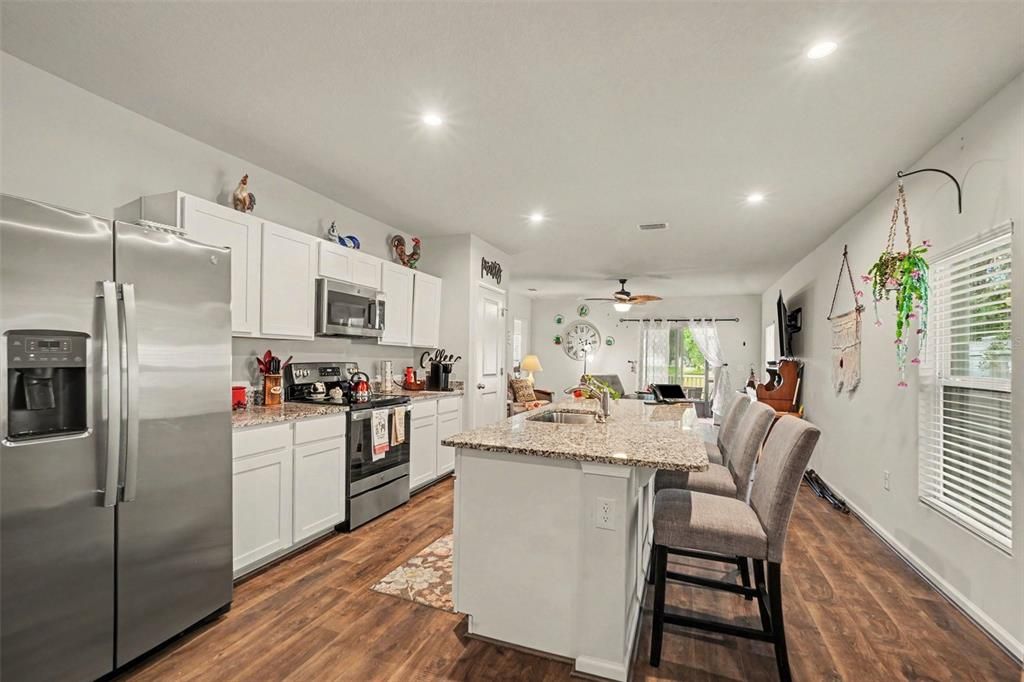 Active With Contract: $290,000 (3 beds, 2 baths, 1513 Square Feet)
