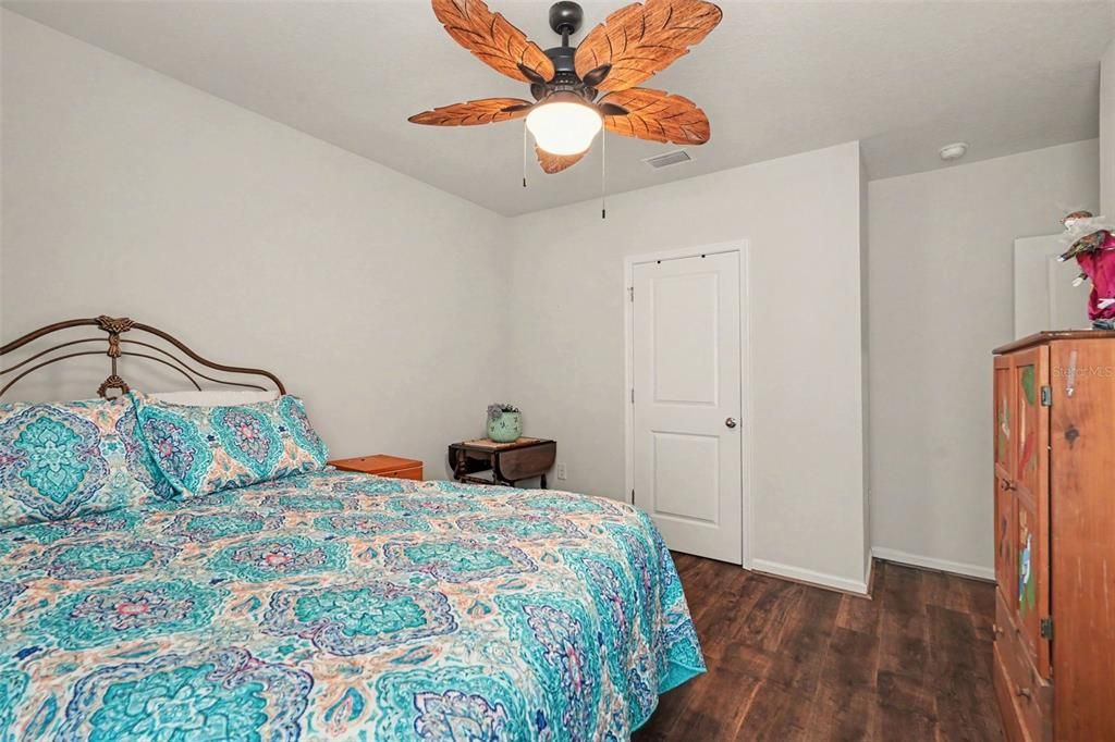 Active With Contract: $290,000 (3 beds, 2 baths, 1513 Square Feet)