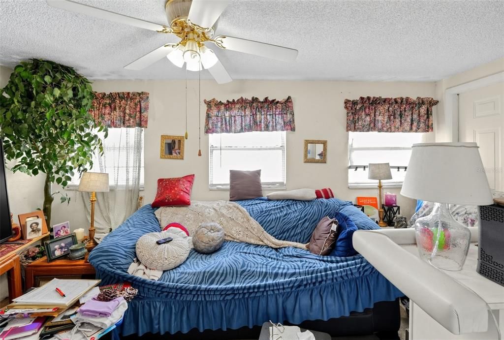 For Sale: $119,000 (3 beds, 1 baths, 1216 Square Feet)