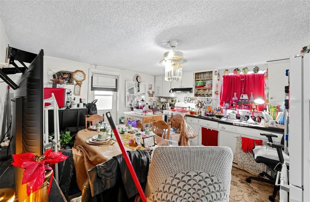 For Sale: $119,000 (3 beds, 1 baths, 1216 Square Feet)