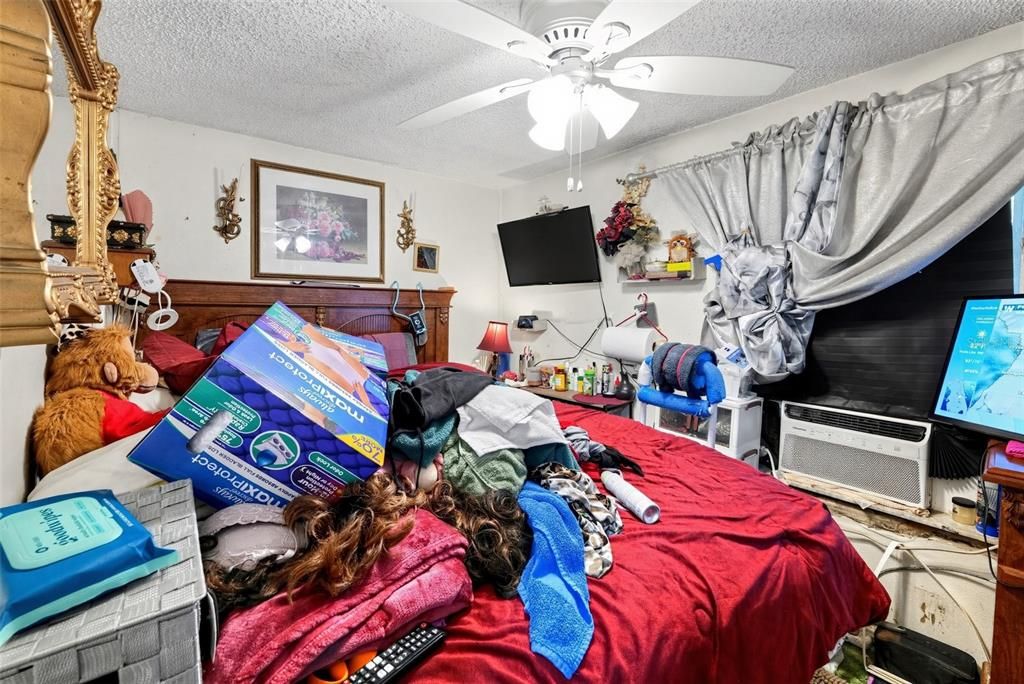 For Sale: $119,000 (3 beds, 1 baths, 1216 Square Feet)