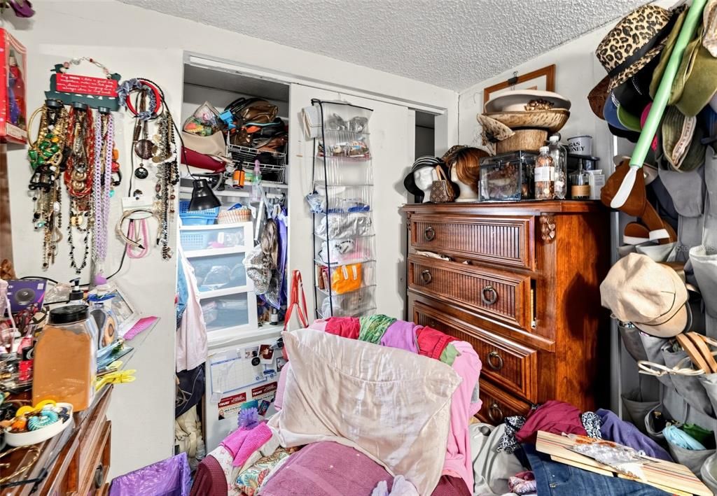 For Sale: $119,000 (3 beds, 1 baths, 1216 Square Feet)