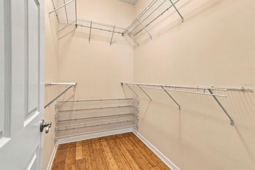 For Sale: $349,900 (2 beds, 2 baths, 1258 Square Feet)
