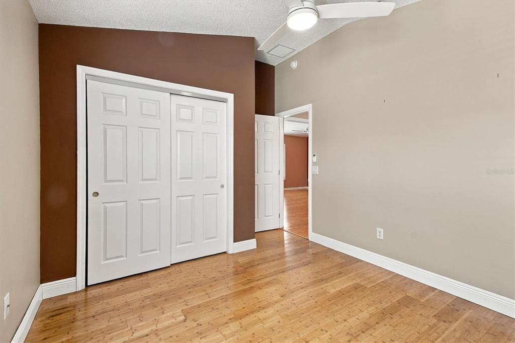 For Sale: $349,900 (2 beds, 2 baths, 1258 Square Feet)