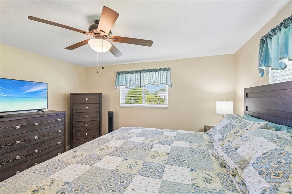 For Sale: $425,000 (3 beds, 2 baths, 1446 Square Feet)